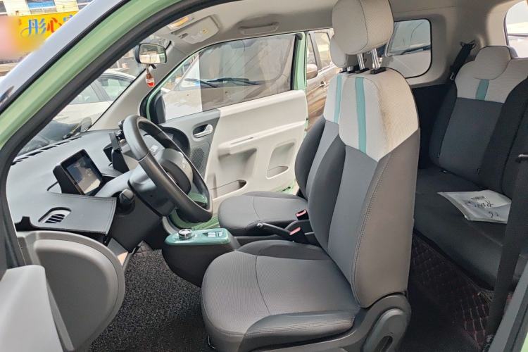 Used CHANGAN NEVO Lumin 2022 155 km – Refreshingly Sweet Edition Left Front Seat