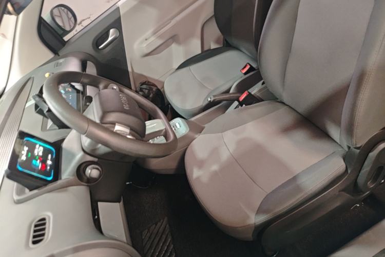 Used CHANGAN NEVO Lumin 2022 155 km – Refreshingly Sweet Edition Left Front Seat