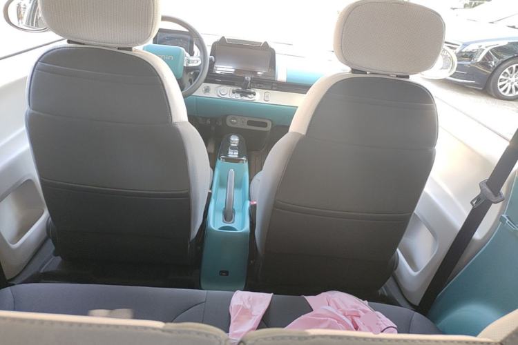 Used CHANGAN NEVO Lumin 2022 155 km – Refreshingly Sweet Edition Left Front Seat