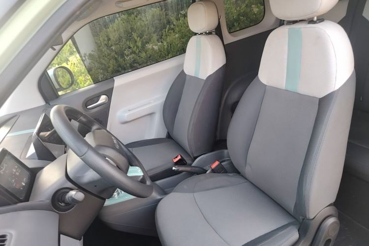 Used CHANGAN NEVO Lumin 2022 155 km – Refreshingly Sweet Edition Left Front Seat