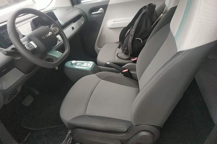 Used CHANGAN NEVO Lumin 2022 155 km – Refreshingly Sweet Edition Left Front Seat