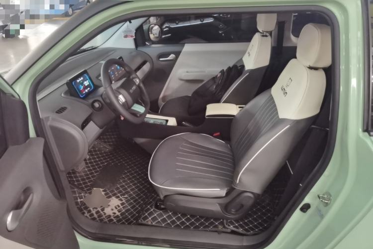 Used CHANGAN NEVO Lumin 2022 155 km – Refreshingly Sweet Edition Left Front Seat