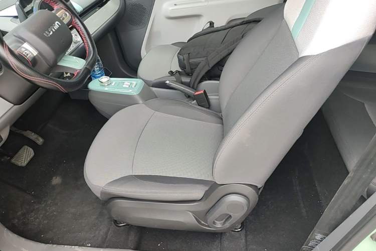 Used CHANGAN NEVO Lumin 2022 155 km – Refreshingly Sweet Edition Left Front Seat
