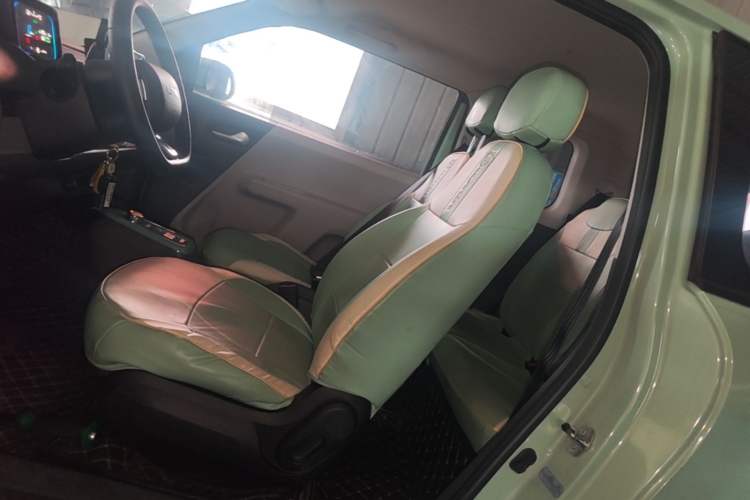 Used CHANGAN NEVO Lumin 2022 155 km – Refreshingly Sweet Edition Left Front Seat