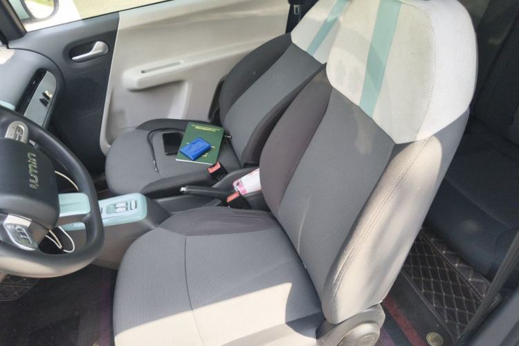 Used CHANGAN NEVO Lumin 2022 155 km – Refreshingly Sweet Edition Left Front Seat