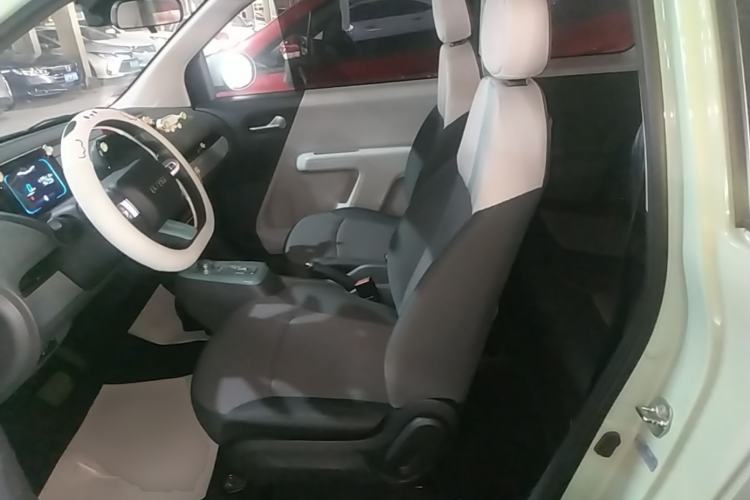 Used CHANGAN NEVO Lumin 2022 155 km – Refreshingly Sweet Edition Left Front Seat