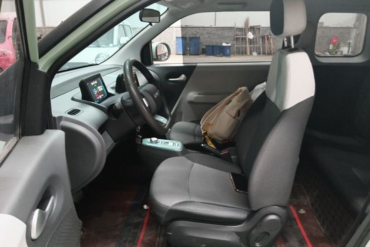Used CHANGAN NEVO Lumin 2022 155 km – Refreshingly Sweet Edition Left Front Seat