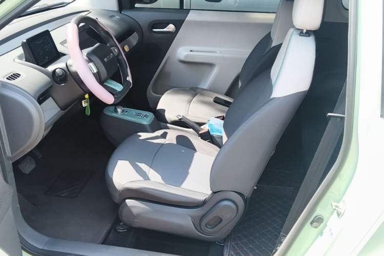 Used CHANGAN NEVO Lumin 2022 155 km – Refreshingly Sweet Edition Left Front Seat