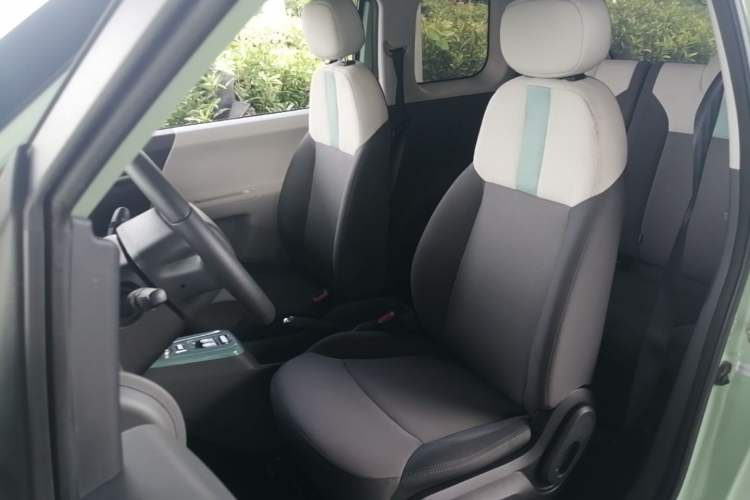 Used CHANGAN NEVO Lumin 2022 155 km – Refreshingly Sweet Edition Left Front Seat