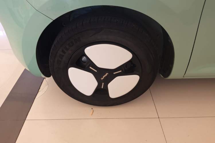 Used CHANGAN NEVO Lumin 2022 155 km – Refreshingly Sweet Edition Left Front Wheel Hub