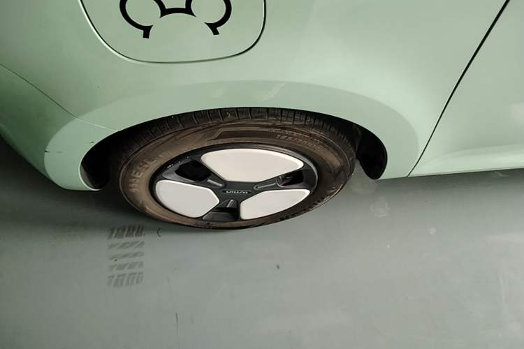 Used CHANGAN NEVO Lumin 2022 210km Sweet Edition Left Front Wheel Hub