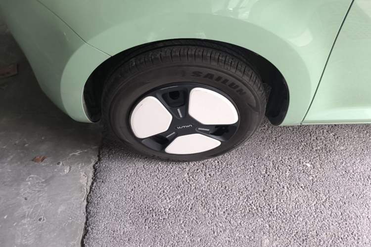 Used CHANGAN NEVO Lumin 2022 155 km – Refreshingly Sweet Edition Left Front Wheel Hub