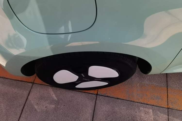 Used CHANGAN NEVO Lumin 2022 210km Sweet Edition Left Front Wheel Hub