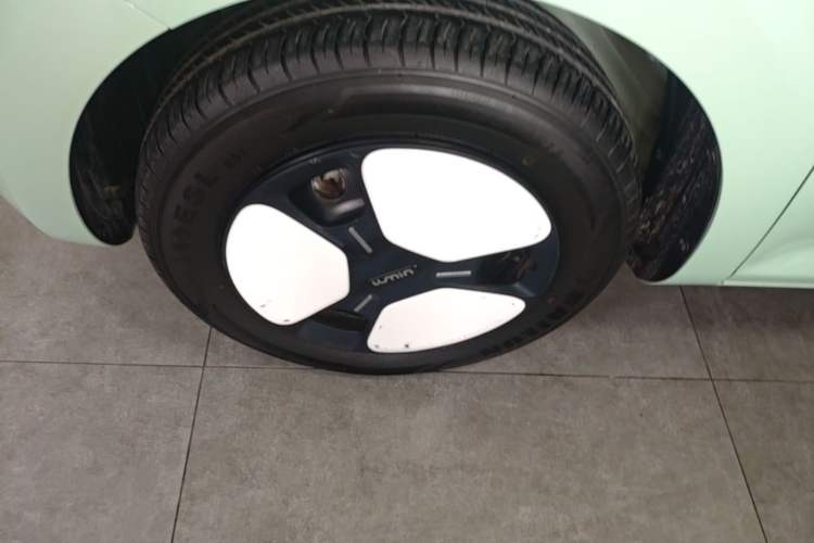 Used CHANGAN NEVO Lumin 2022 210km Sweet Edition Left Front Wheel Hub