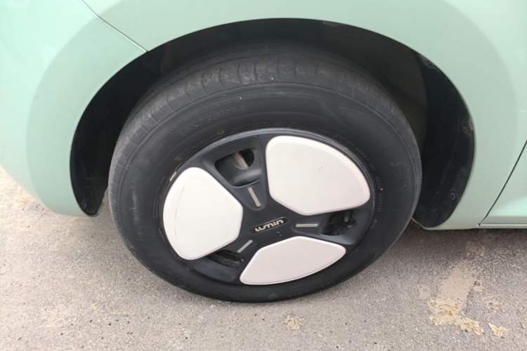 Used CHANGAN NEVO Lumin 2022 210km Sweet Edition Left Front Wheel Hub
