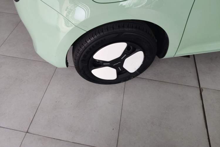 Used CHANGAN NEVO Lumin 2022 155 km – Refreshingly Sweet Edition Left Front Wheel Hub