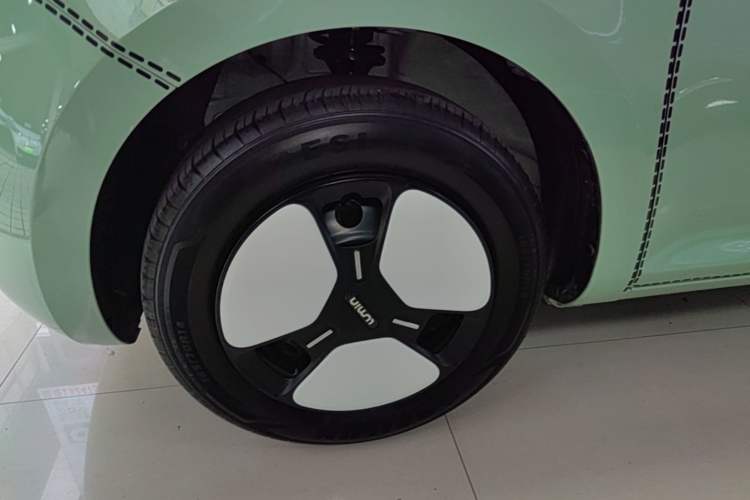 Used CHANGAN NEVO Lumin 2022 210km Sweet Edition Left Front Wheel Hub