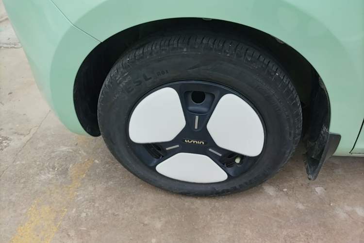 Used CHANGAN NEVO Lumin 2022 210km Sweet Edition Left Front Wheel Hub