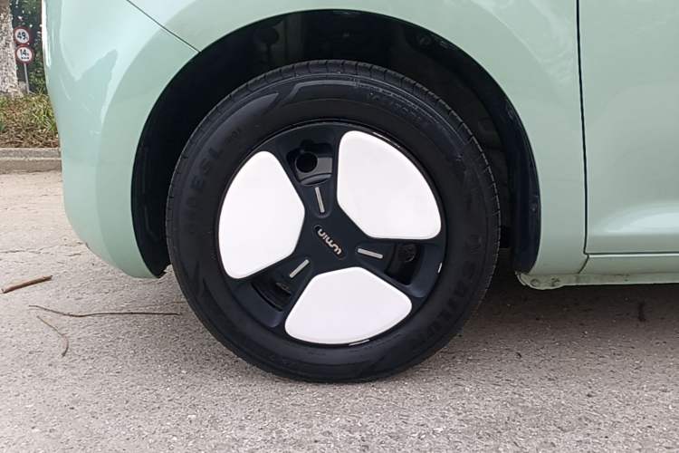 Used CHANGAN NEVO Lumin 2022 210km Sweet Edition Left Front Wheel Hub
