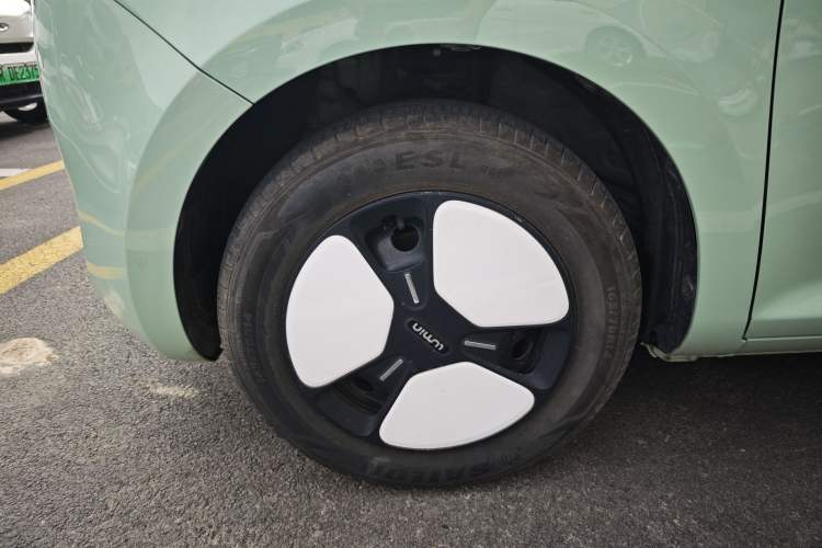 Used CHANGAN NEVO Lumin 2022 155 km – Refreshingly Sweet Edition Left Front Wheel Hub