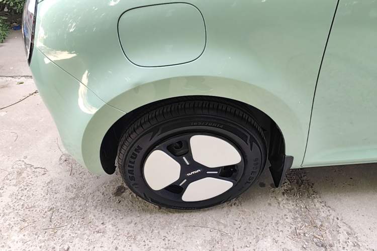 Used CHANGAN NEVO Lumin 2022 210km Sweet Edition Left Front Wheel Hub