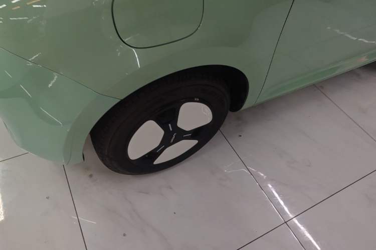 Used CHANGAN NEVO Lumin 2022 155 km – Refreshingly Sweet Edition Left Front Wheel Hub