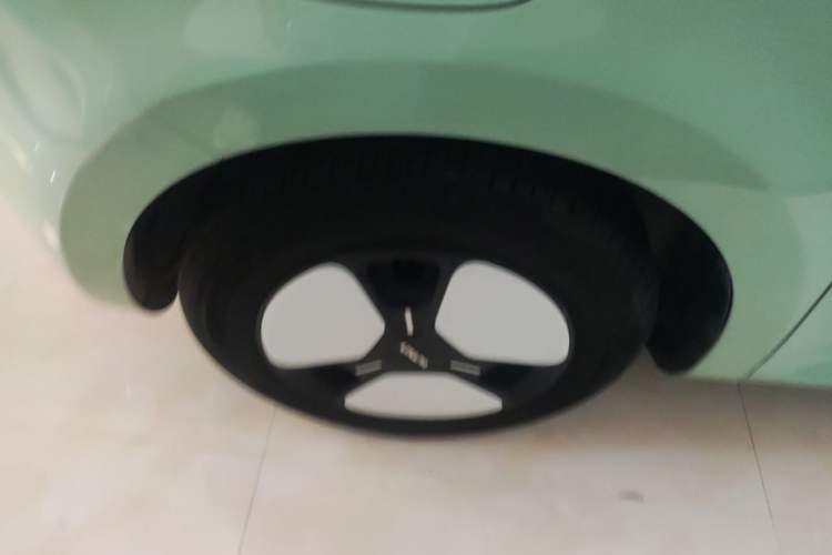 Used CHANGAN NEVO Lumin 2022 210km Sweet Edition Left Front Wheel Hub
