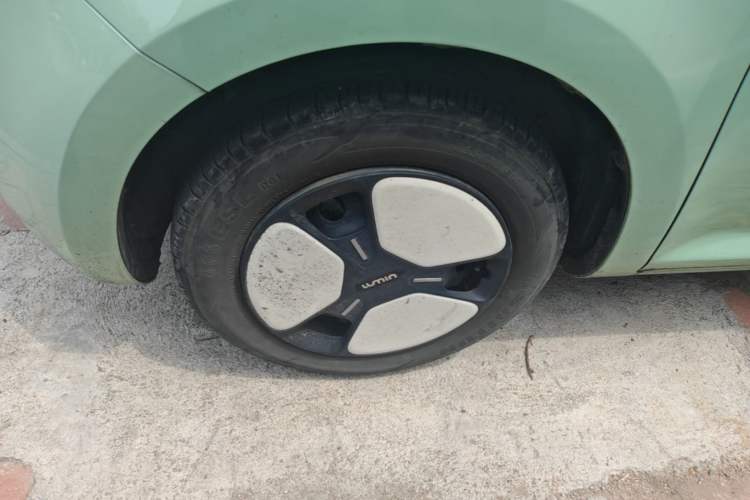 Used CHANGAN NEVO Lumin 2022 155 km – Refreshingly Sweet Edition Left Front Wheel Hub