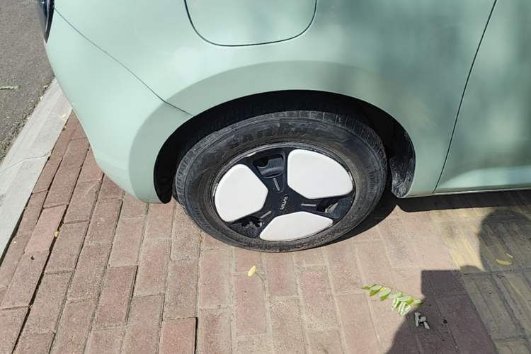 Used CHANGAN NEVO Lumin 2022 210km Sweet Edition Left Front Wheel Hub