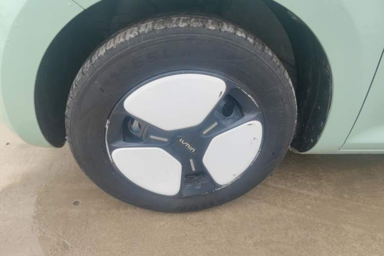 Used CHANGAN NEVO Lumin 2022 155 km – Refreshingly Sweet Edition Left Front Wheel Hub