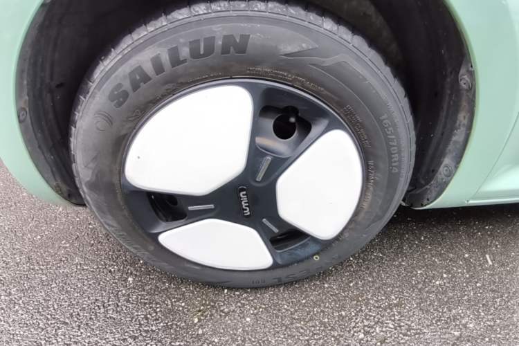 Used CHANGAN NEVO Lumin 2022 210km Sweet Edition Left Front Wheel Hub