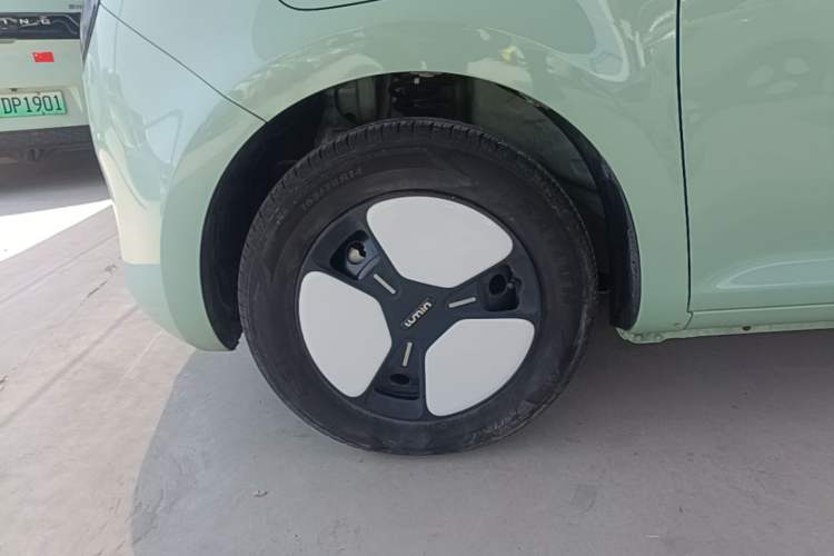Used CHANGAN NEVO Lumin 2022 155 km – Refreshingly Sweet Edition Left Front Wheel Hub