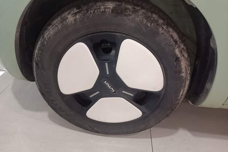 Used CHANGAN NEVO Lumin 2022 210km Sweet Edition Left Front Wheel Hub