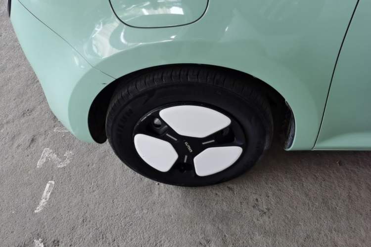 Used CHANGAN NEVO Lumin 2022 155 km – Refreshingly Sweet Edition Left Front Wheel Hub