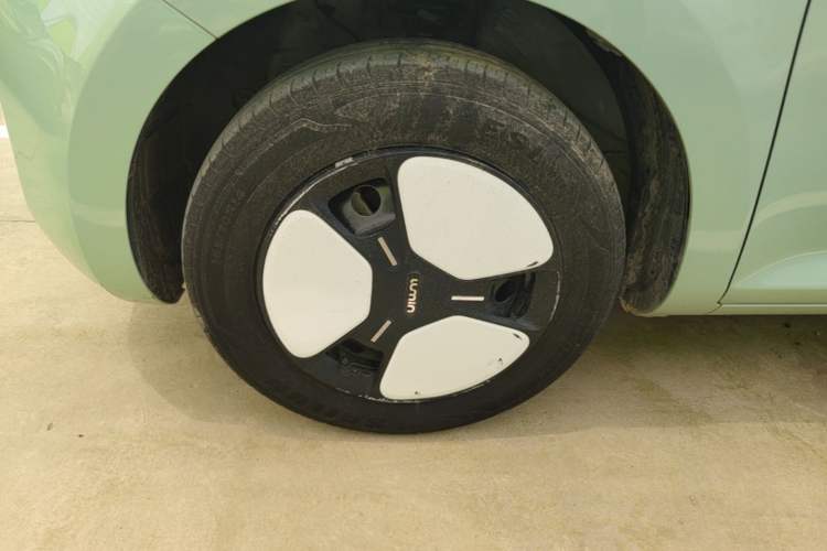 Used CHANGAN NEVO Lumin 2022 155 km – Refreshingly Sweet Edition Left Front Wheel Hub