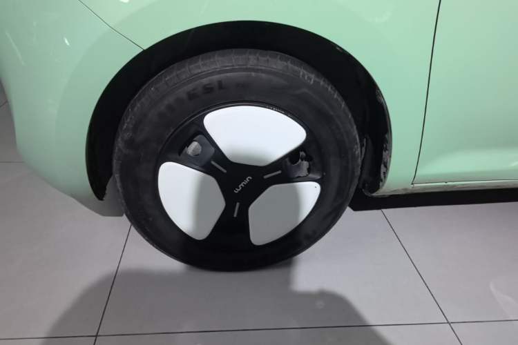 Used CHANGAN NEVO Lumin 2022 210km Sweet Edition Left Front Wheel Hub