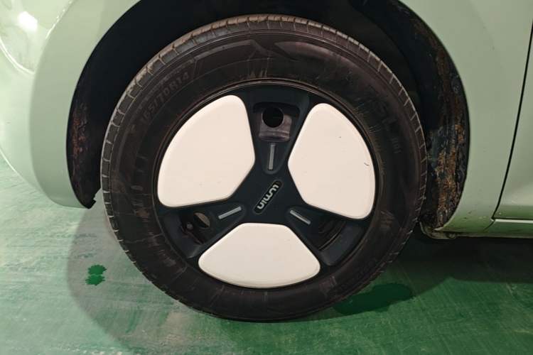 Used CHANGAN NEVO Lumin 2022 155 km – Refreshingly Sweet Edition Left Front Wheel Hub
