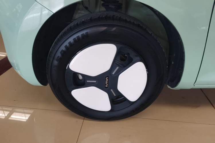 Used CHANGAN NEVO Lumin 2022 210km Sweet Edition Left Front Wheel Hub