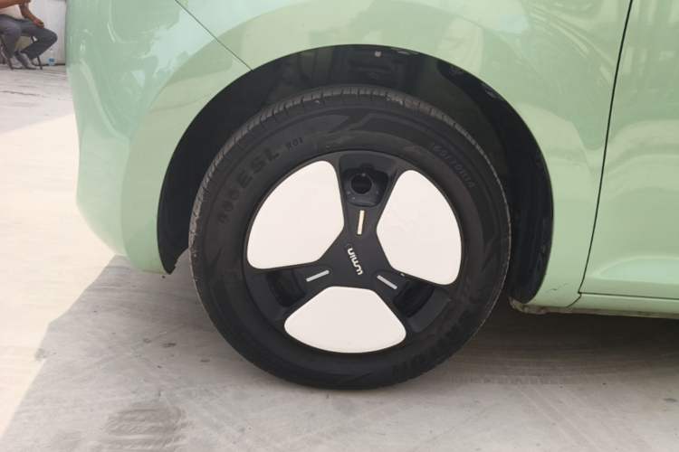 Used CHANGAN NEVO Lumin 2022 210km Sweet Edition Left Front Wheel Hub