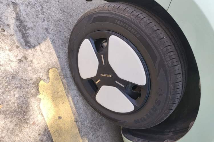 Used CHANGAN NEVO Lumin 2022 155 km – Refreshingly Sweet Edition Left Front Wheel Hub