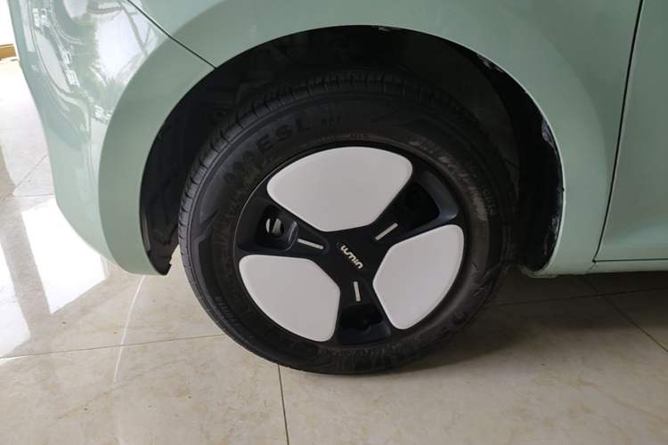 Used CHANGAN NEVO Lumin 2022 301km Honey-Sweet Version Left Front Wheel Hub