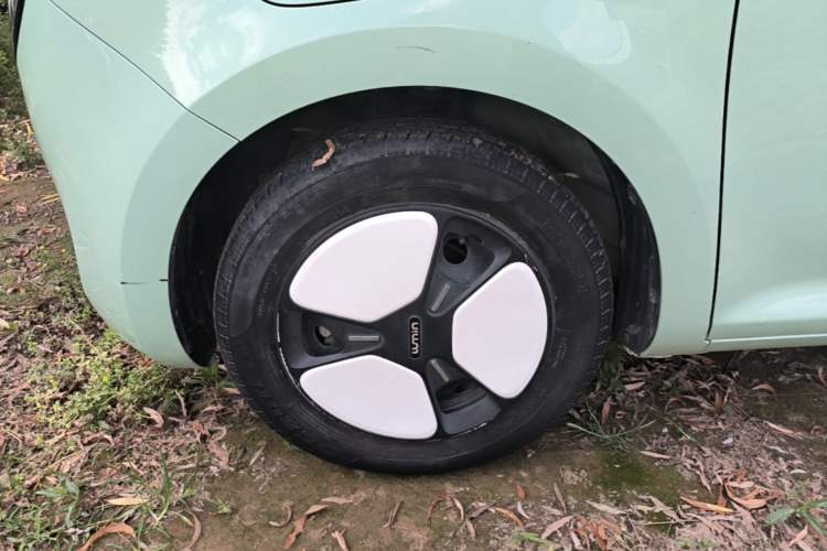 Used CHANGAN NEVO Lumin 2022 210km Sweet Edition Left Front Wheel Hub