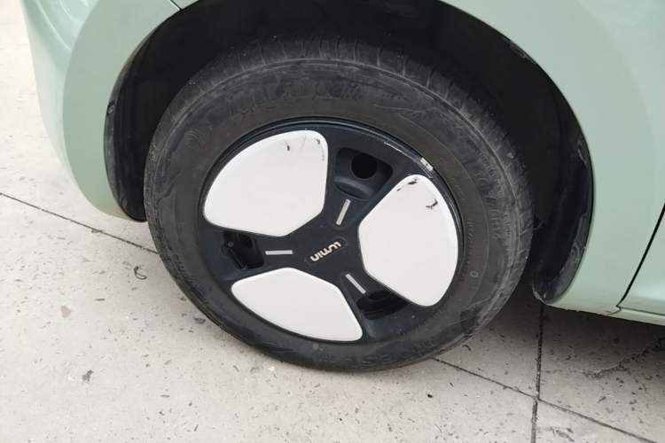 Used CHANGAN NEVO Lumin 2022 155 km – Refreshingly Sweet Edition Left Front Wheel Hub