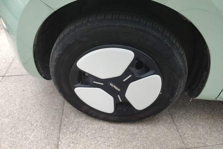 Used CHANGAN NEVO Lumin 2022 210km Sweet Edition Left Front Wheel Hub