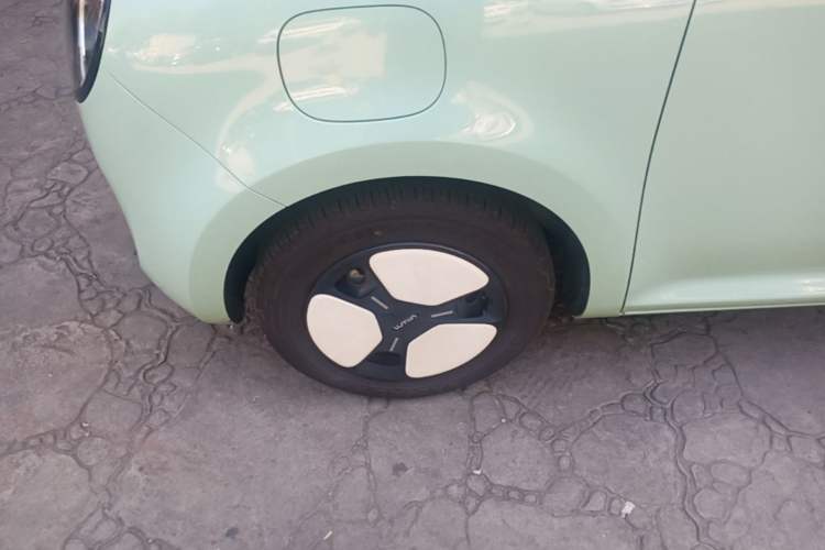Used CHANGAN NEVO Lumin 2022 210km Sweet Edition Left Front Wheel Hub