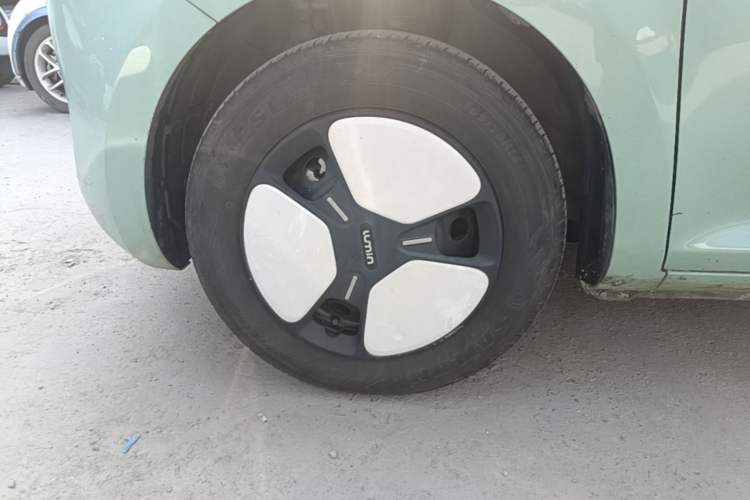 Used CHANGAN NEVO Lumin 2022 155 km – Refreshingly Sweet Edition Left Front Wheel Hub