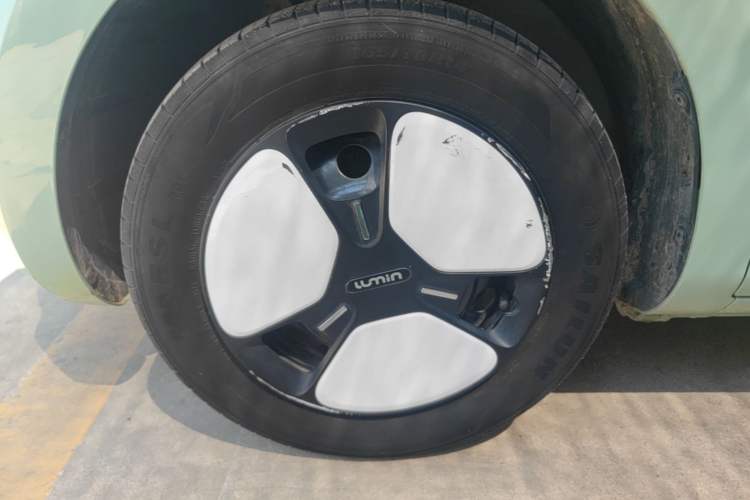 Used CHANGAN NEVO Lumin 2022 155 km – Refreshingly Sweet Edition Left Front Wheel Hub