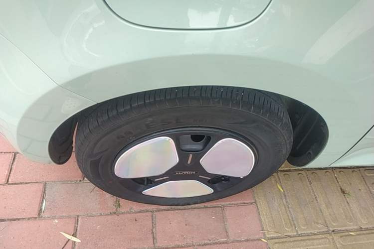 Used CHANGAN NEVO Lumin 2022 155 km – Refreshingly Sweet Edition Left Front Wheel Hub