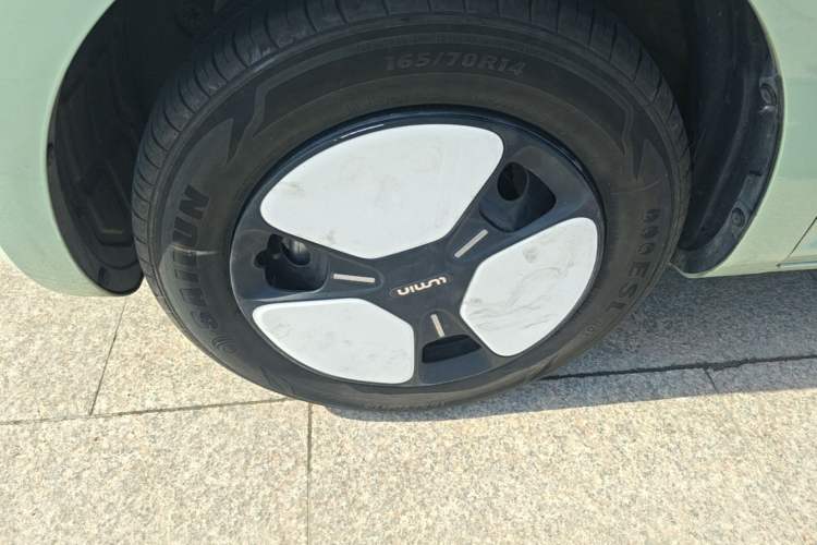 Used CHANGAN NEVO Lumin 2022 155 km – Refreshingly Sweet Edition Left Front Wheel Hub