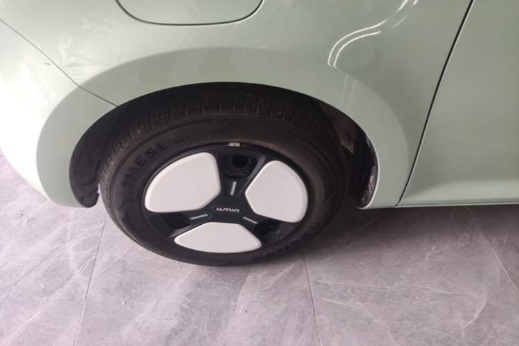 Used CHANGAN NEVO Lumin 2022 155 km – Refreshingly Sweet Edition Left Front Wheel Hub